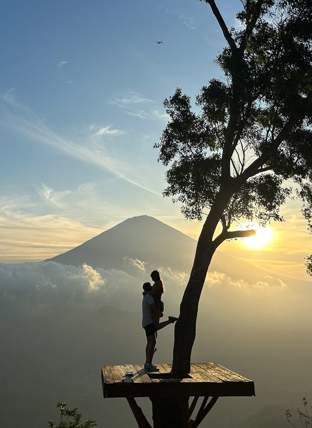 Pärchenfoto am Lahangan Sweet Bali Viewpoint