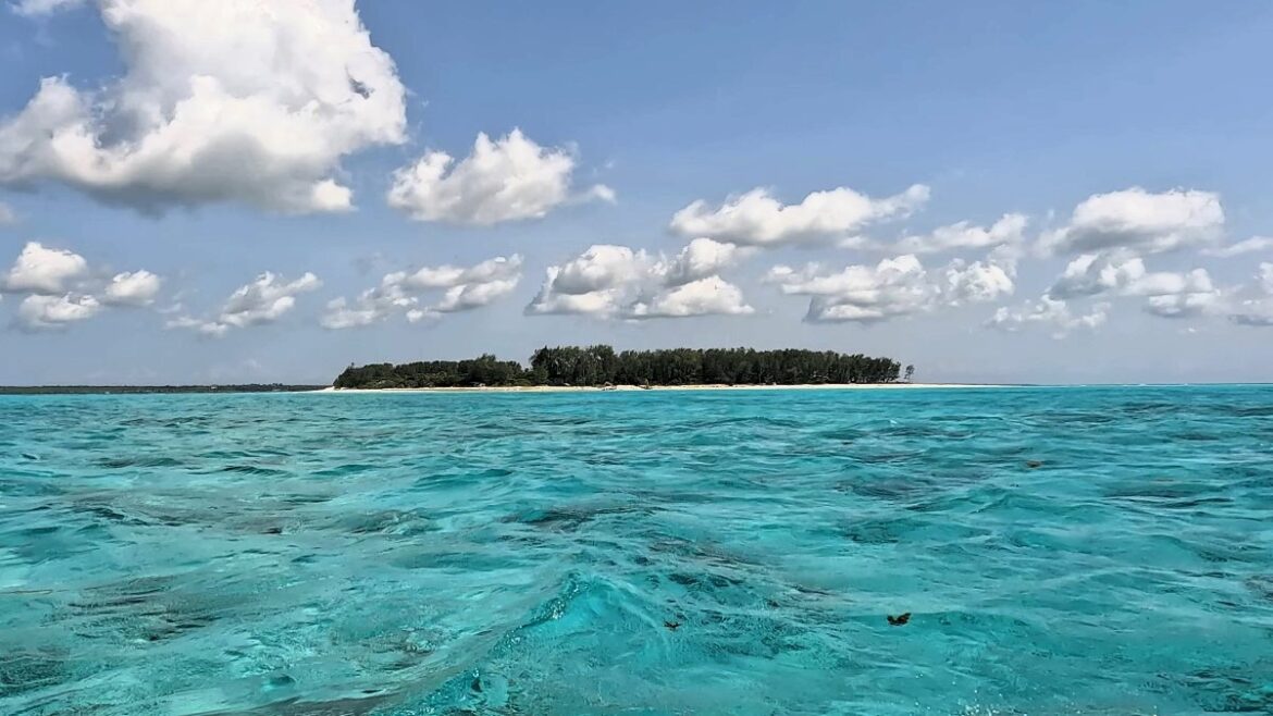 Mnemba Island Sansibar vom Boot aus