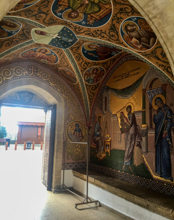 Gewölbedecke mit Wandmalerei im Kloster Kykkos