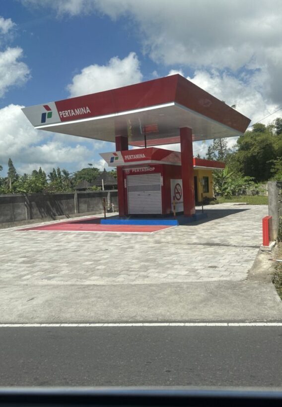 Rote Tankstelle auf Nusa Penida